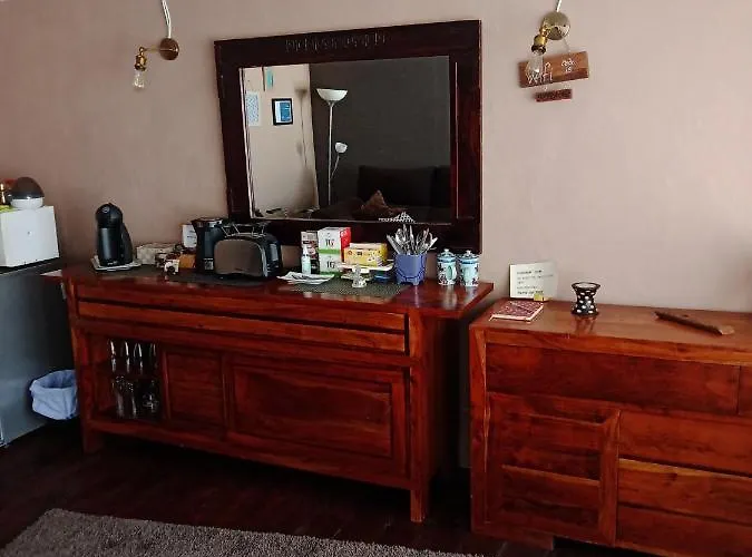 Πανσιόν From 2 Teguise (Lanzarote)