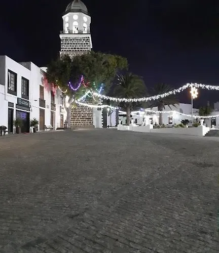 From 2 Πανσιόν Teguise (Lanzarote)