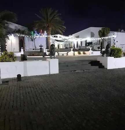 Affittacamere From 2 Teguise (Lanzarote)