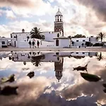 Πανσιόν From 2 Teguise (Lanzarote)
